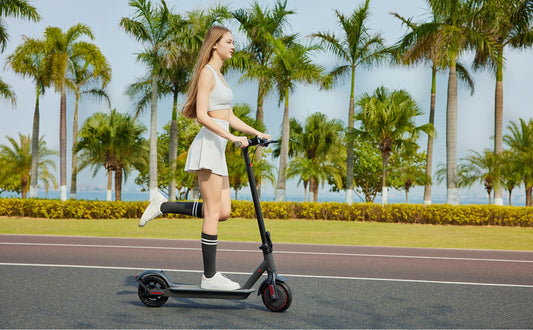 Electric Scooter 36V 10.5AH High-Capacity Battery 21Miles Long Range 19Mph 350 Motor 8.5Inch Tyres Foldable Escooter